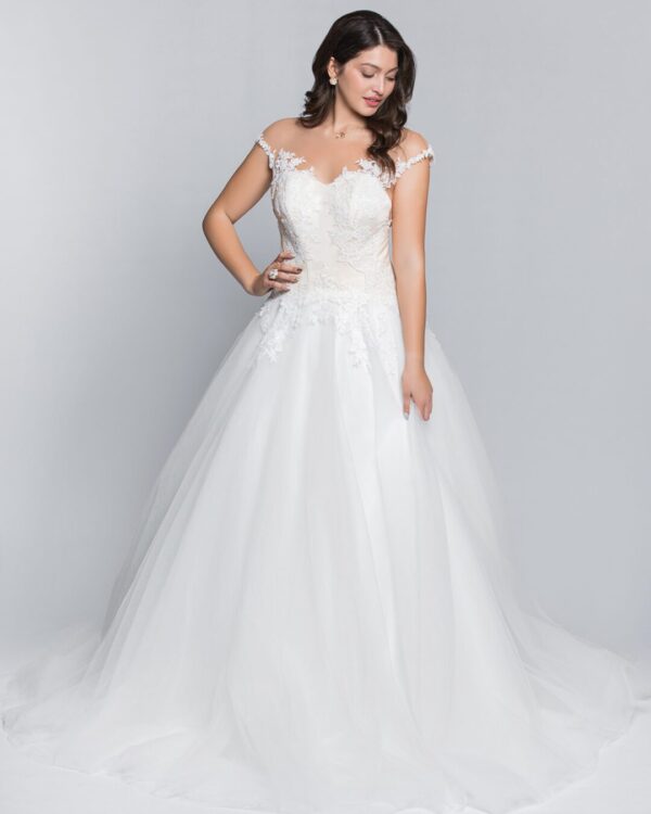 Ρομαντικό νυφικό σε άλφα γραμμή