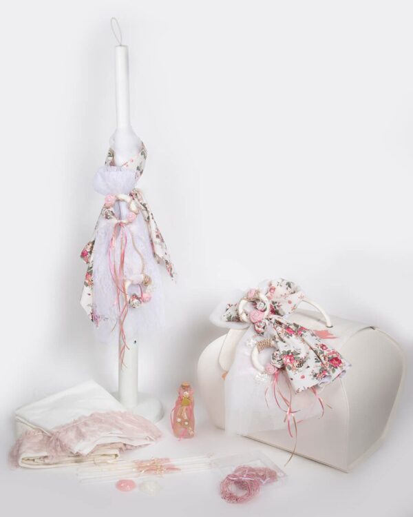 Σετ βάπτισης βαλίτσα δερματίνη με θέμα μικρά στεφανάκια