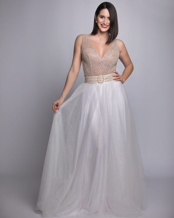 Νυφικό με μπούστο body από glitter