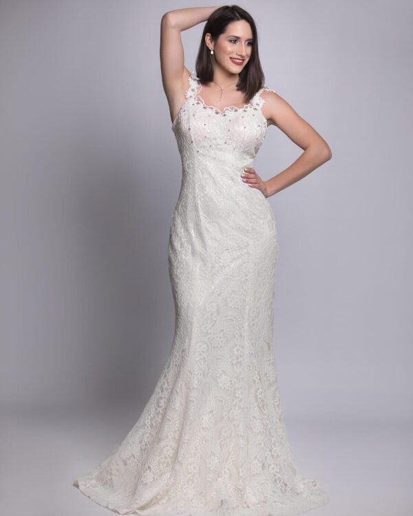 Αριστοκρατικό γοργονέ νυφικό από 3D ανάγλυφη δαντέλα