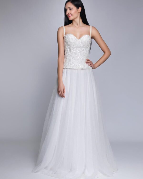 Ρομαντικό και μοντέρνο νυφικό από 2 κομμάτια