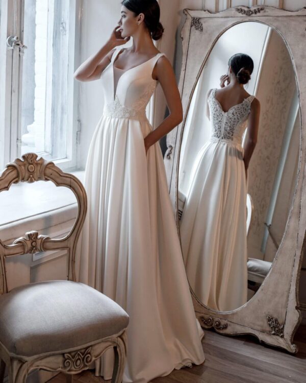 Αριστοκρατικό νυφικό σε άλφα γραμμή