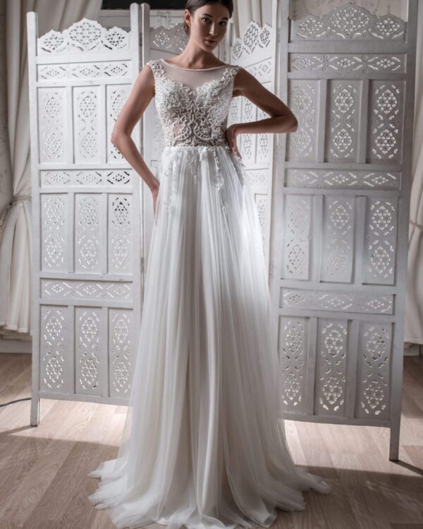 Ρομαντικό νυφικό σε άλφα γραμμή