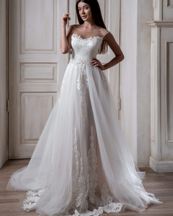 Νυφικό σε άλφα γραμμή, από γαλλική 3D δαντέλα πάνω σε γαλλικό τούλι