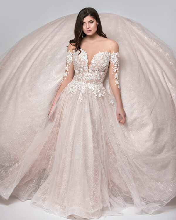 Νυφικό από γαλλικό τούλι στο χρώμα της πούδρας , μεταξωτό solid τούλι φιλοτεχνημένο με 3D γαλλική δαντέλα