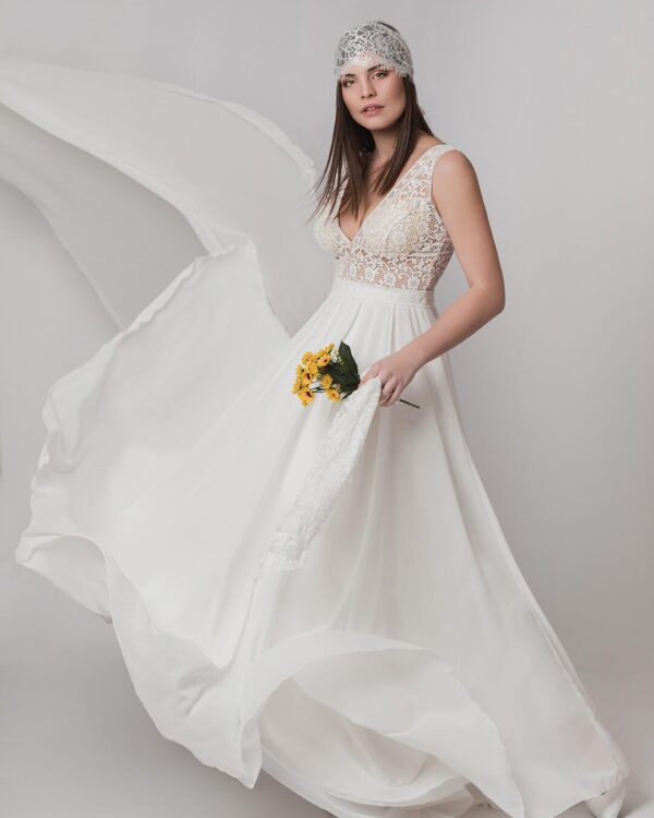 nyfiko-forema-se-alfa-grammi-me-aerini-metaxoti-mouselina-kai-galliki-dantela-miss-vanity