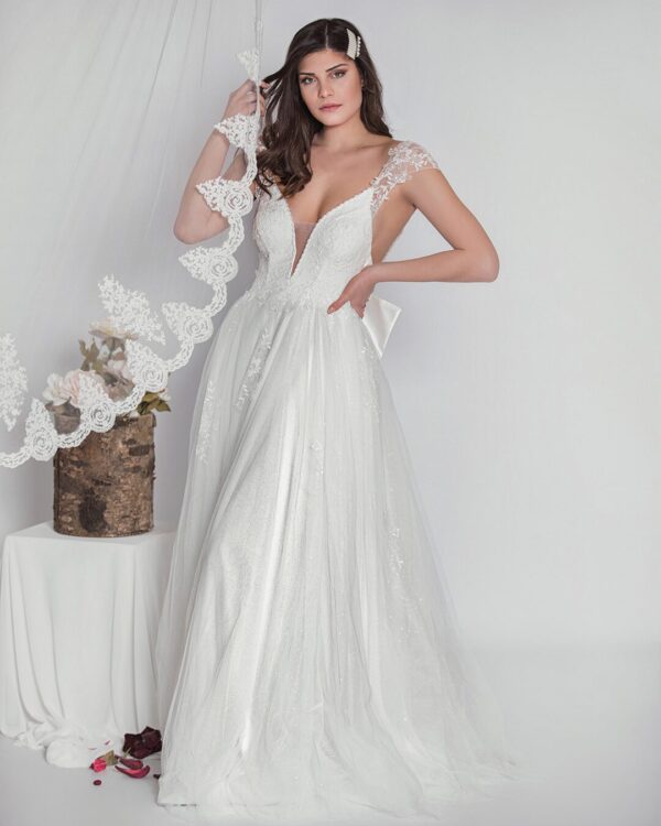 Boho vintage νυφικό σε Άλφα γραμμή από γαλλικό τούλι