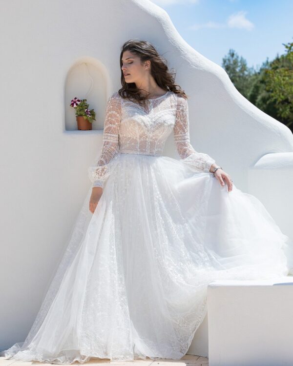 Ολοκέντητο νυφικό από γαλλικό τούλι κεντημένο από γαλλική χειροποίητη δαντέλα