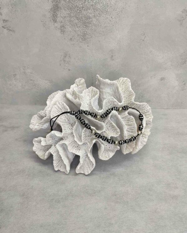 Μεγάλο μπεγλέρι με ανάγλυφες χάντρες