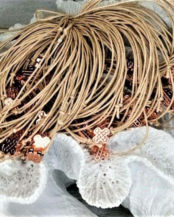 Μαρτυρικά βραχιολάκια με σταυρό