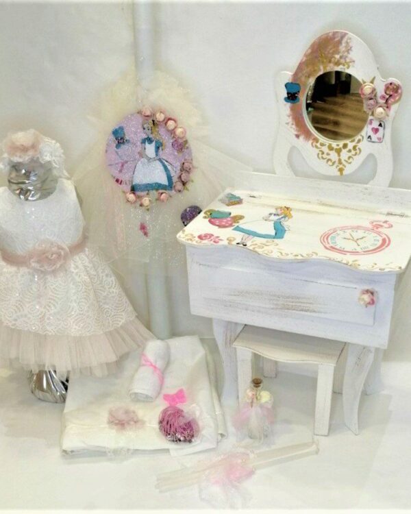 Σετ βάπτισης με Boudoir και θέμα την Αλίκη στη χώρα των θαυμάτων