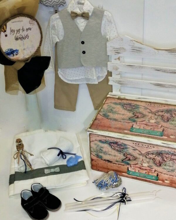 Σετ βάπτισης με παγκάκι και θέμα ταξίδια, συνδυασμένο με ρούχο και παπούτσι