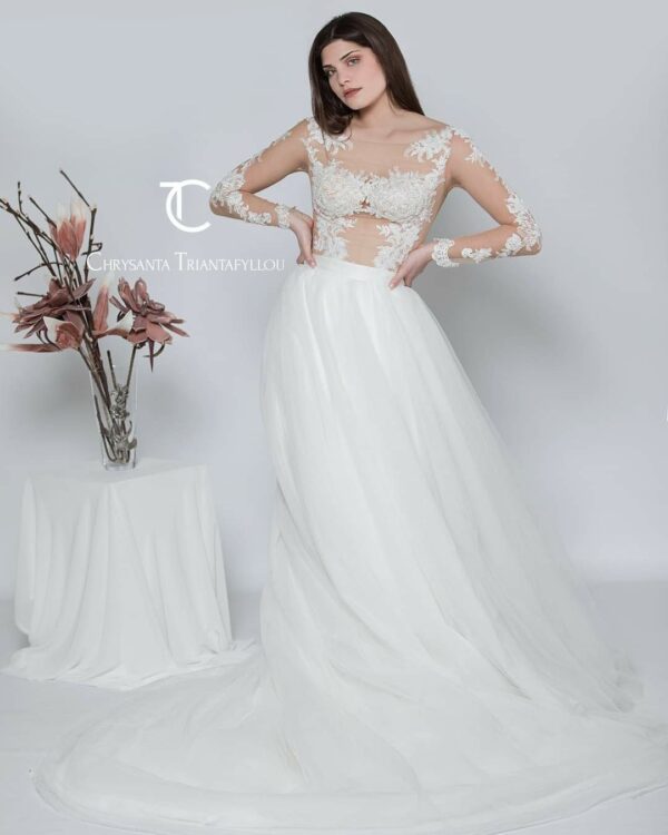 Εντυπωσιακό νυφικό σε Άλφα γραμμή με εντυπωσιακό μπούστο με tatoo effect