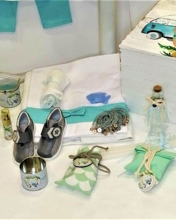 Θεματική βάπτιση για αγόρι με θέμα το σερφ και το βανάκι