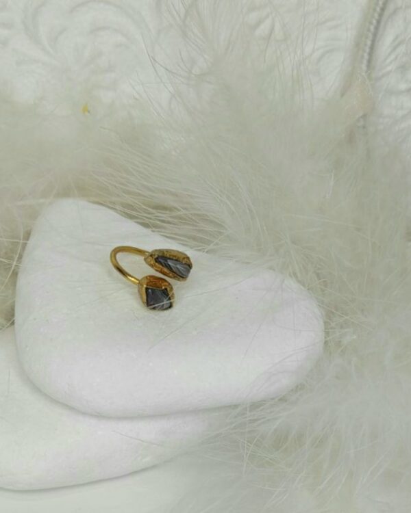 Επιχρυσωμένο Δαχτυλίδι με 2 πέτρες από φυσικά ορυκτά