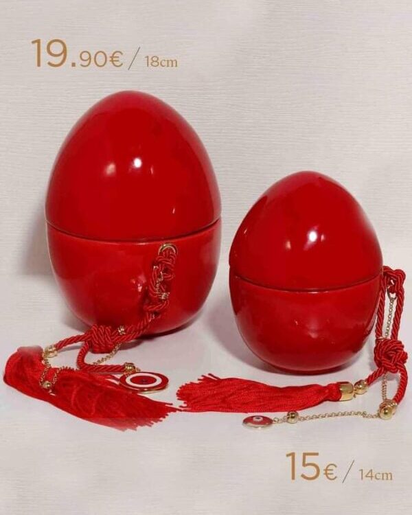 Πορσελάνινο αυγό σε κόκκινο με επίχρυσο γούρι