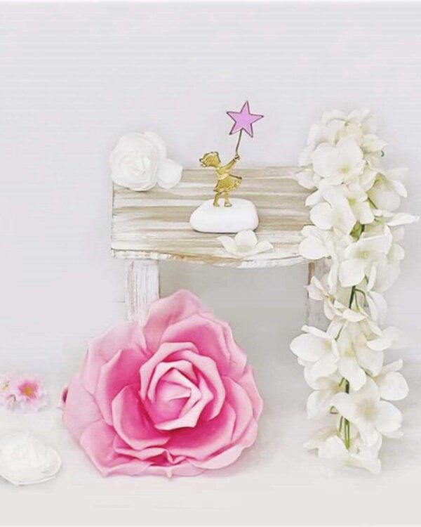 Μπομπονιέρα βάπτισης βότσαλο με επίχρυσο κορίτσι με αστέρι