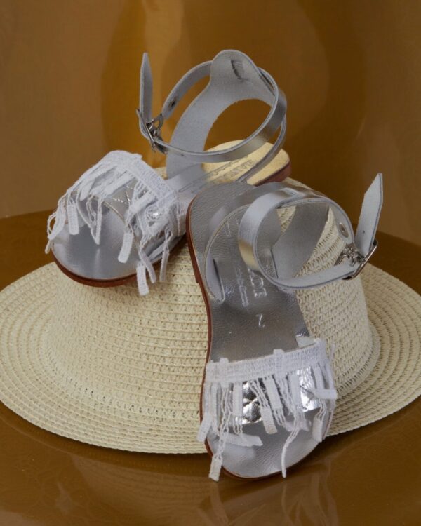 Βαπτιστικό πέδιλο σε λευκό με ασημί