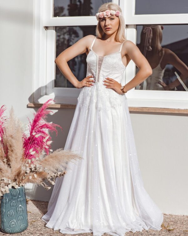 Nυφικό φόρεμα σε άλφα γραμμή με γκλίτερ