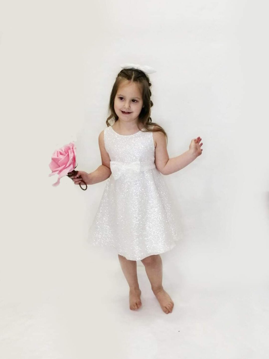 Εντυπωσιακό παιδικό φόρεμα με γκλίτερ σε άσπρο