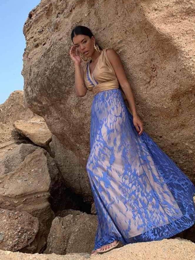 Μακρύ φόρεμα σε συνδυασμό μπρονζέ με μπλε