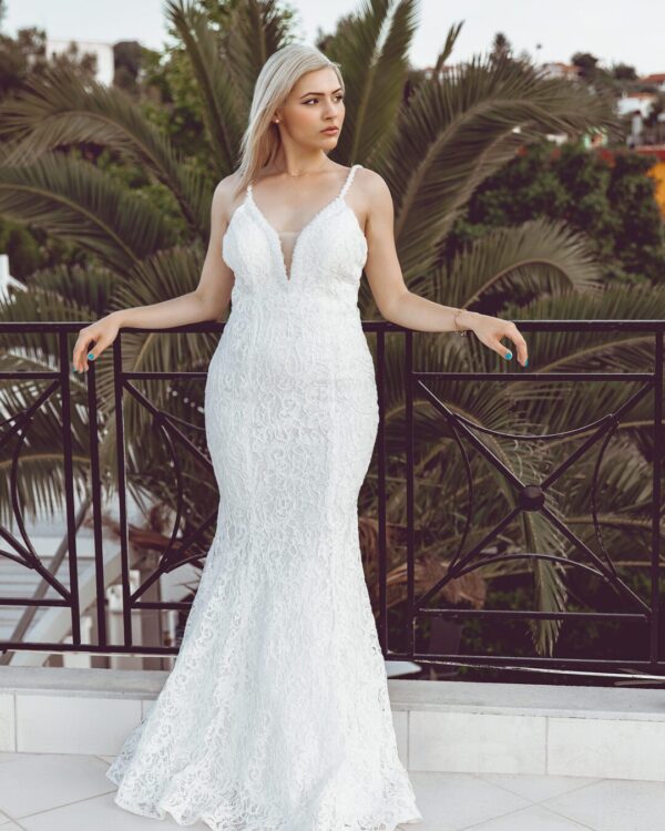 Γοργονέ νυφικό φόρεμα με ολοκέντητη δαντέλα