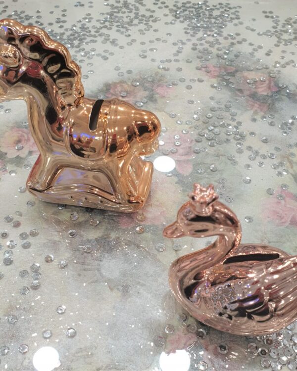 Μπομπονιέρα μεταλλικός κουμπαράς σε διάφορα σχέδια