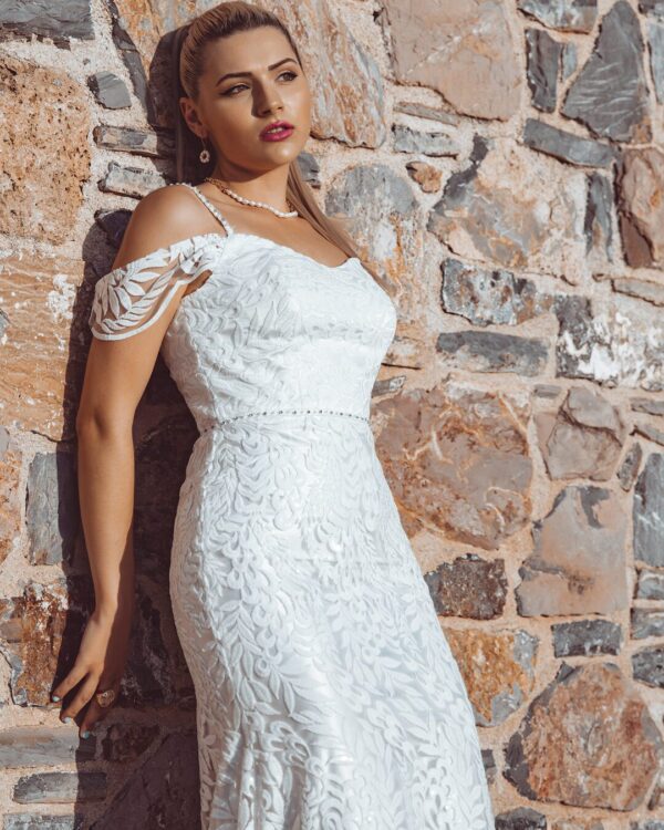 Vintage νυφικό με κεντημένη δαντέλα