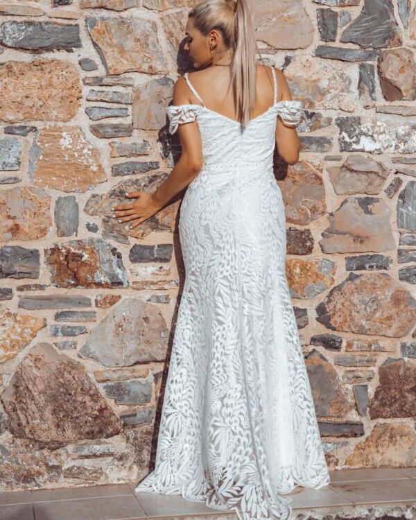 Vintage νυφικό με κεντημένη δαντέλα