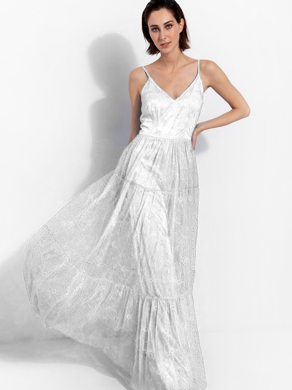 Ασπρο μακρύ φόρεμα με δαντέλα, ιδανικο και για νυφικό φόρεμα για πολιτικό γάμο