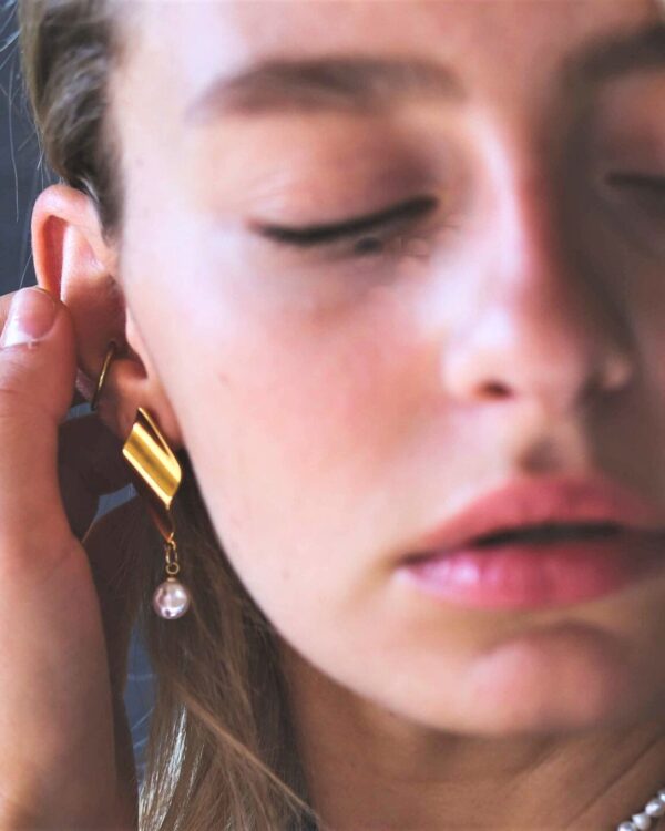 Επίχρυσα σκουλαρίκια με μαργαριτάρια