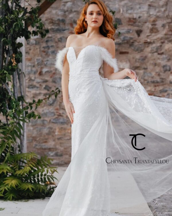 Nυφικό σε oλοκέντητη δαντέλα με πέρλα