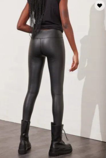 Κολάν ψιλόμεσο leather look σε μαύρο. Ελληνικής ραφής
