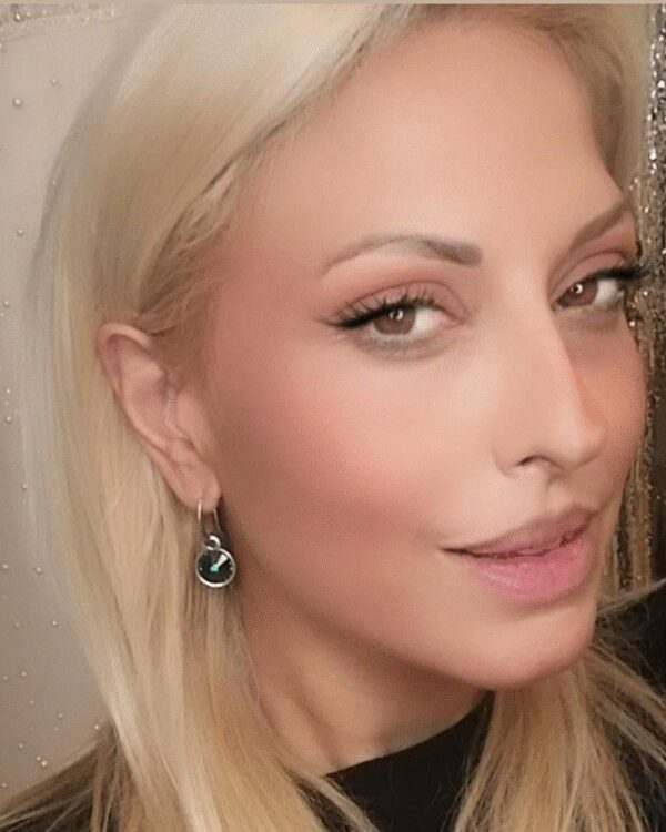 Σκουλαρίκια από ορείχαλκο με Swarovski σε πολλούς χρωματισμούς, για να ολοκληρώνετε τις εμφανίσεις σας!