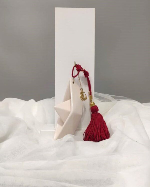 Γούρι 2023 εκρού καραβάκι