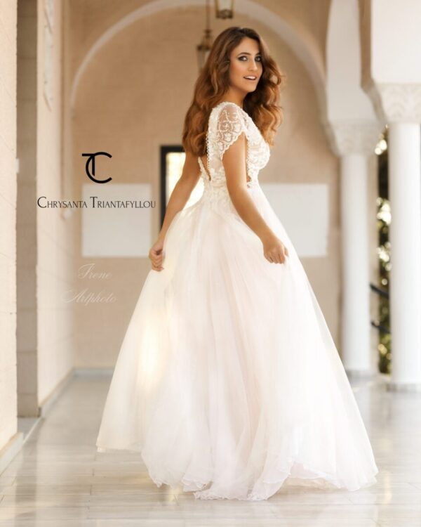 Boho shic νυφικό από γαλλικό τούλι και ανάγλυφη δαντέλα