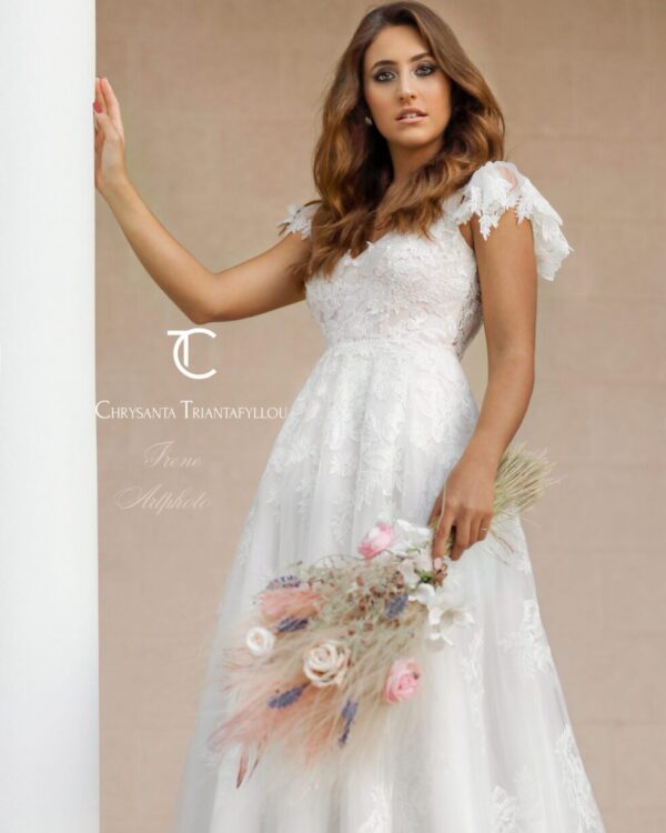 Boho shic νυφικό από γαλλικό τούλι με κεντημένη δαντέλα και ανοιχτή όλη η πλάτη