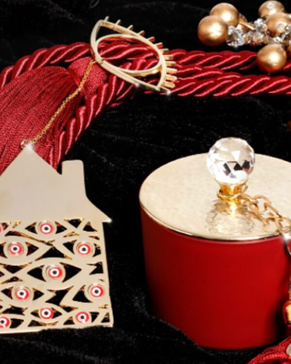 Γούρι 2022 με ρόδι και ματάκια