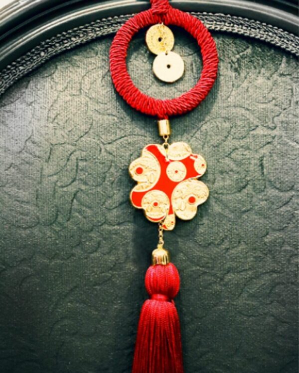 με τυχερό τριφύλλι και λίρες