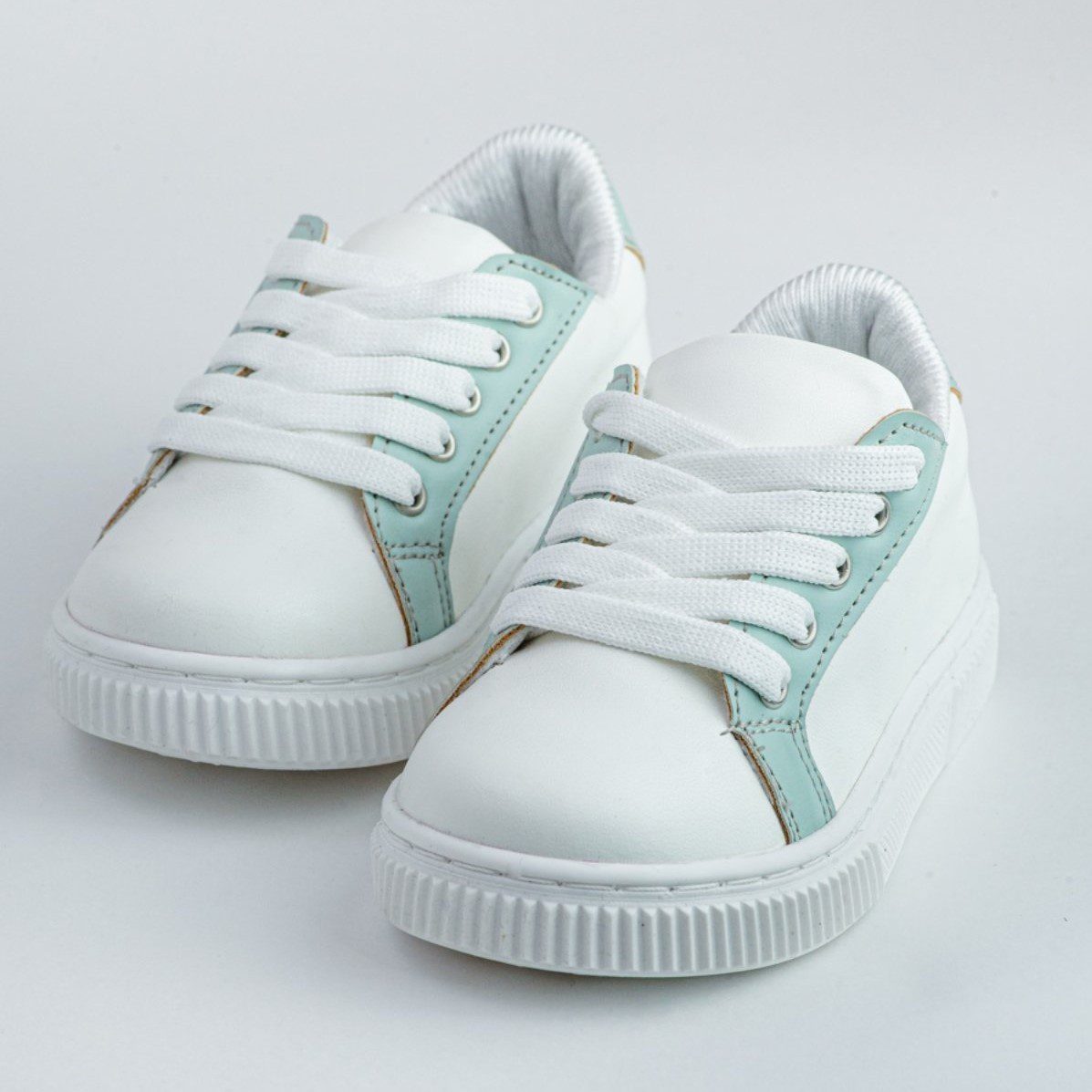 Βαπτιστικά παπούτσια τύπου sneakers, σε άσπρο με πράσινο της μέντας