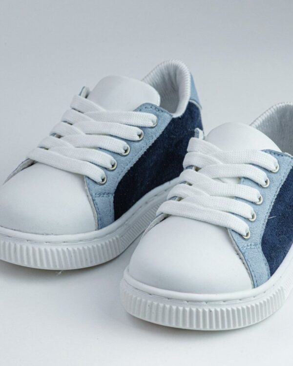 Βαπτιστικά παπούτσια τύπου sneakers, σε άσπρο με γαλάζιο και σκούρο μπλε