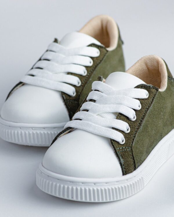 Βαπτιστικά παπούτσια τύπου sneakers, σε άσπρο με σκούρο πράσινο