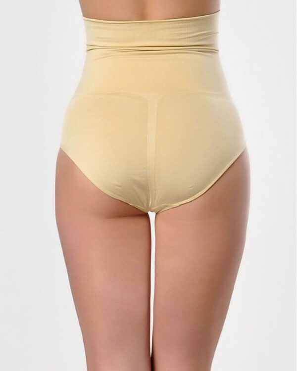 Κορσές κιλότα lastex με σύσφιξη κοιλιάς, σε λευκό, μαύρο και μπεζ. Εξαιρετική ποιότητα με σύσφιξη και σμίλεμα του σώματος, ιδανικό για φορέματα που θέλουμε άψογη εφαρμογή!