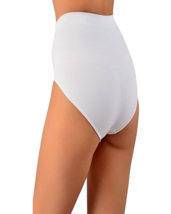 Κιλότα lastex σε λευκό και μπεζ. Εξαιρετική ποιότητα με σύσφιξη και σμίλεμα του σώματος, ιδανικό για φορέματα που θέλουμε άψογη εφαρμογή!