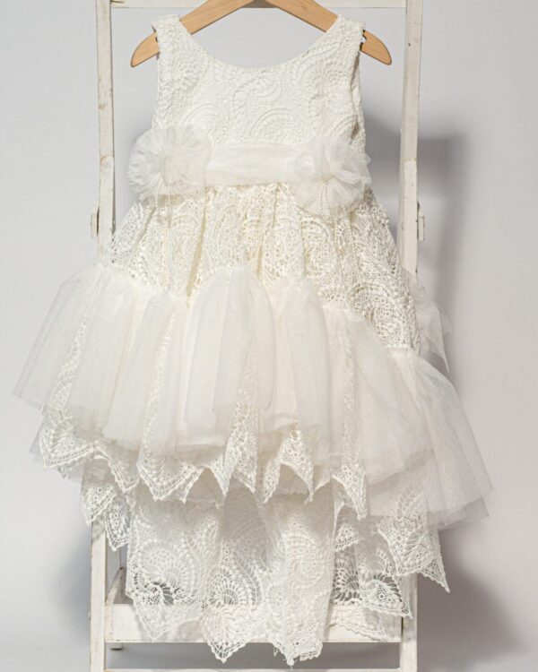 Boho βαπτιστικό φόρεμα με ουρά σε λευκή δαντέλα
