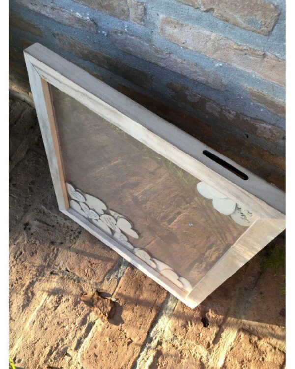 Κάδρο ευχών με 50 ξύλινες καρδούλες. Διαστάσεις: Ύψος 45cm x Μήκος 40cm