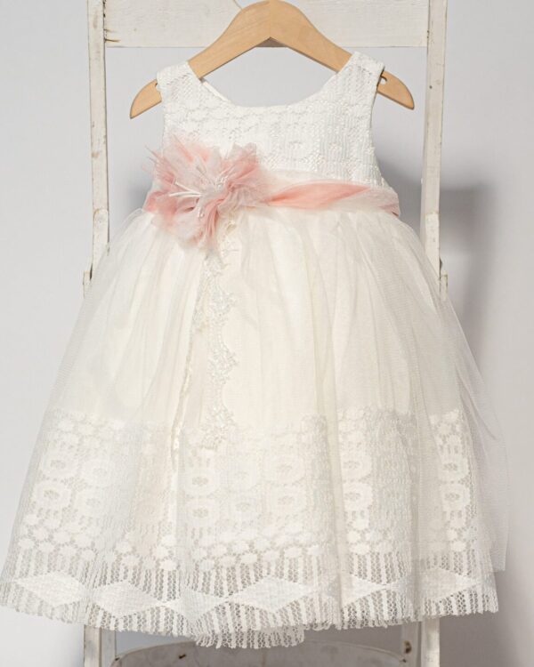 Ρομαντικό βαπτιστικό φόρεμα σε λευκή δαντέλα