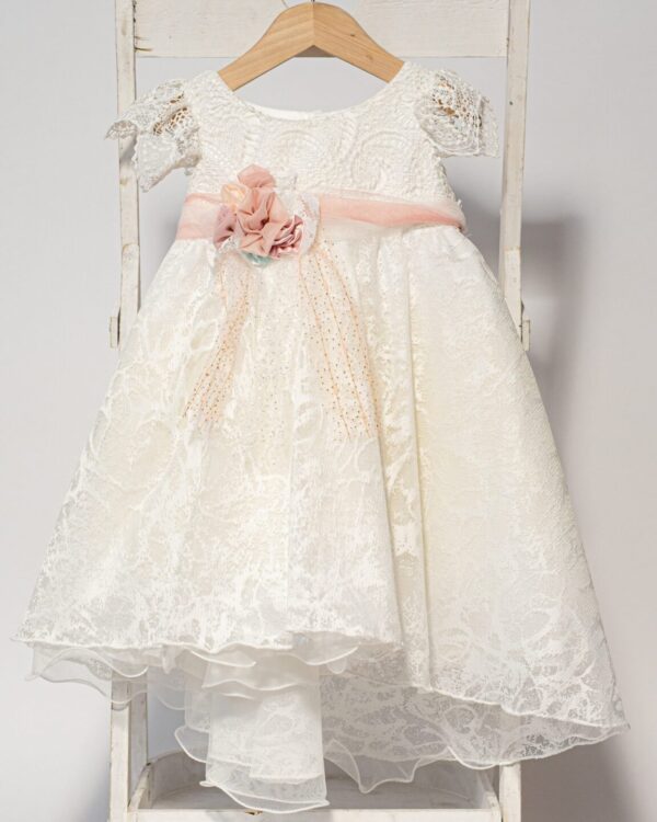 Vintage βαπτιστικό φόρεμα με ουρά σε λευκή δαντέλα