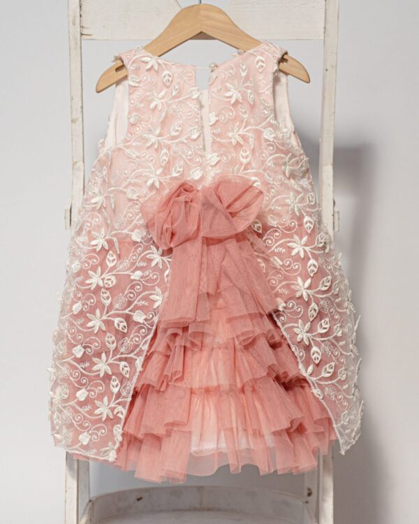 Ρομαντικό βαπτιστικό φόρεμα σε σάπιο μήλο