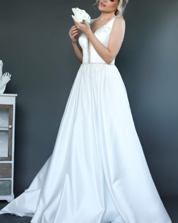 Πριγκιπικό νυφικό από μετάξι Mikado